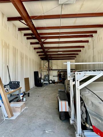 INTERIOR 20' X 60'