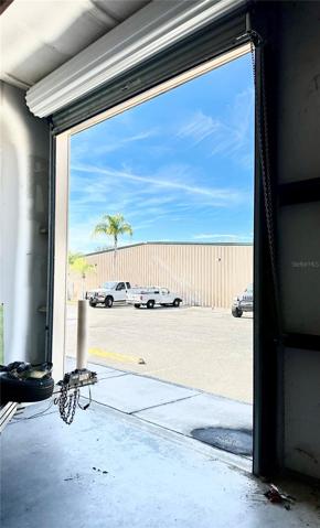 ROLL UP GARAGE DOOR 10' X 12'