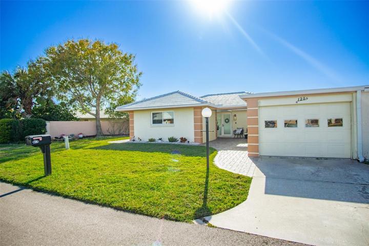Coastal remodeled with Gulf access 2.7 miles to the Beach