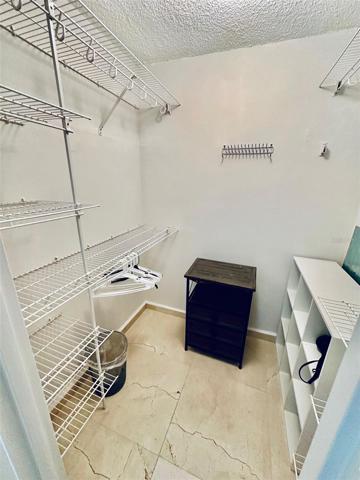 walking closet