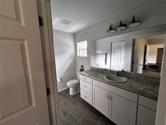 Main bedroom Bath