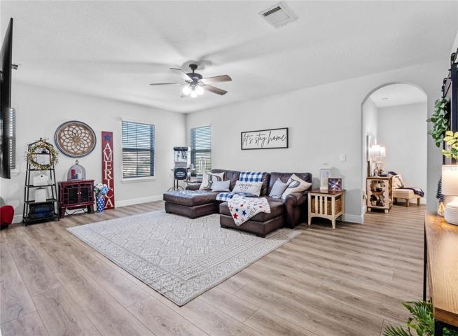 Large Loft is at Center of Upstairs SPLIT PLAN!