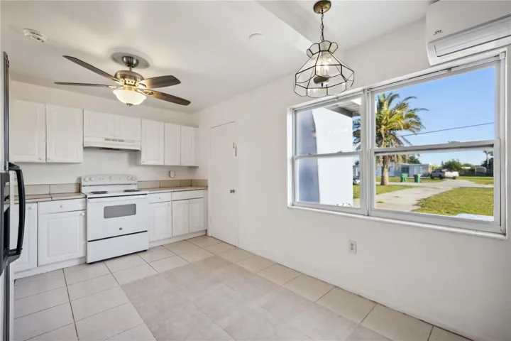 27285 Kitchen