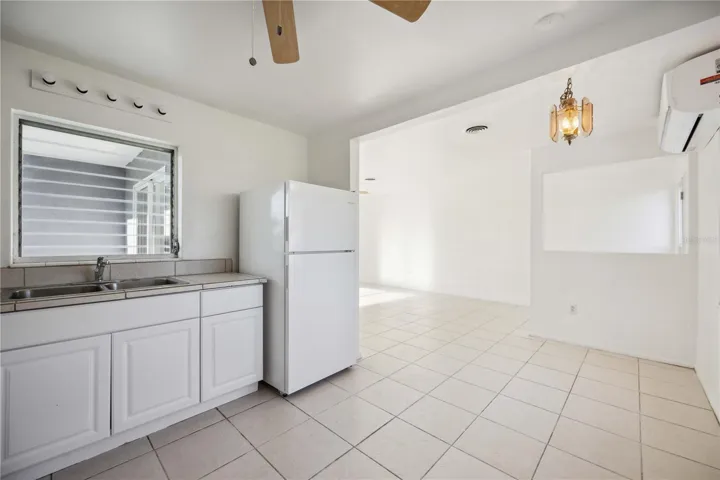 27289 Kitchen