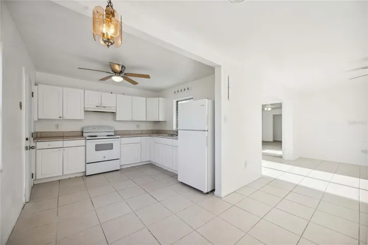 27289 Kitchen