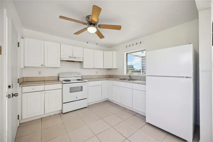 27289 Kitchen