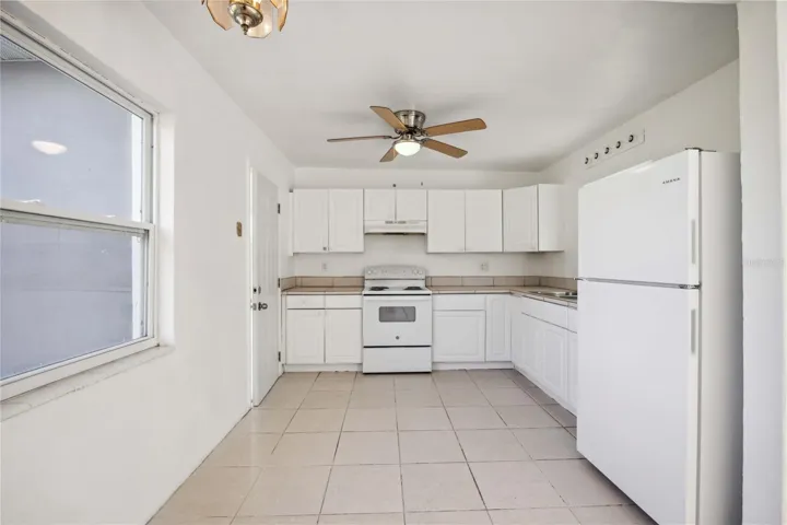27289 Kitchen