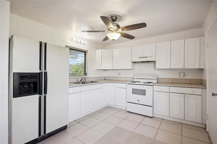 27285 Kitchen