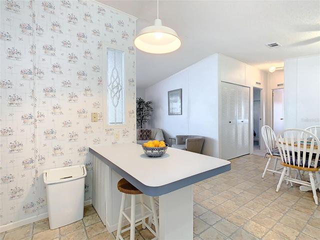Breakfast bar