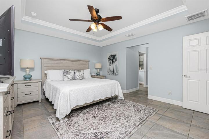 Tray ceiling in primary