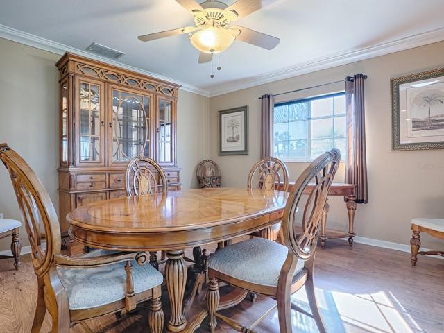 Kitchen Dining Area