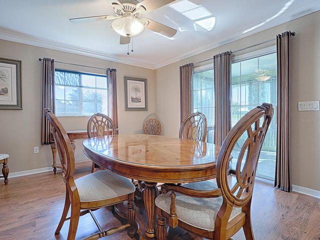 Kitchen Dining Area