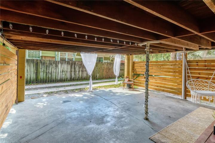 Huge carport! Great for Makers workshop or Entertaining