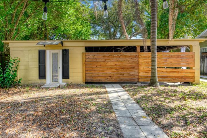 Casita & Double carport for guests