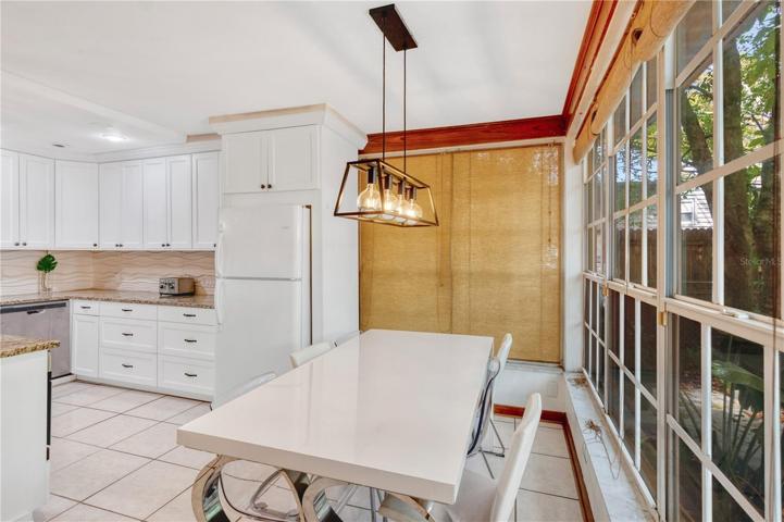 Plenty of room for dinner guests!