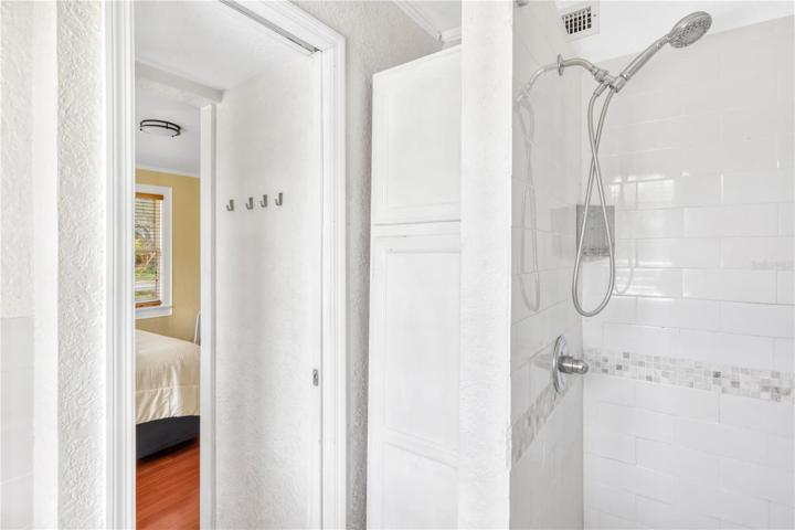 Stand up shower & storage