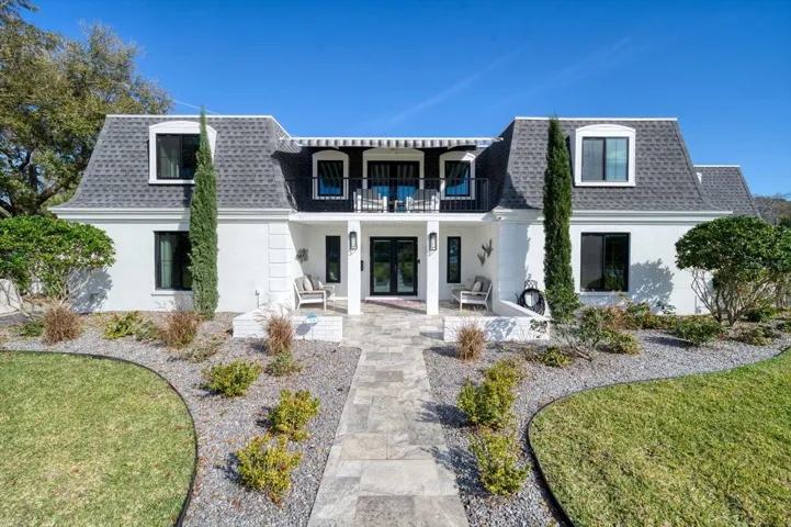 What a magnificent home!