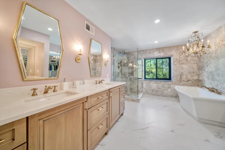 Owners bath