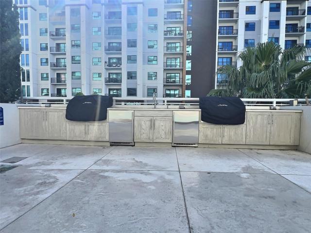 Summer Kitchen off Pool