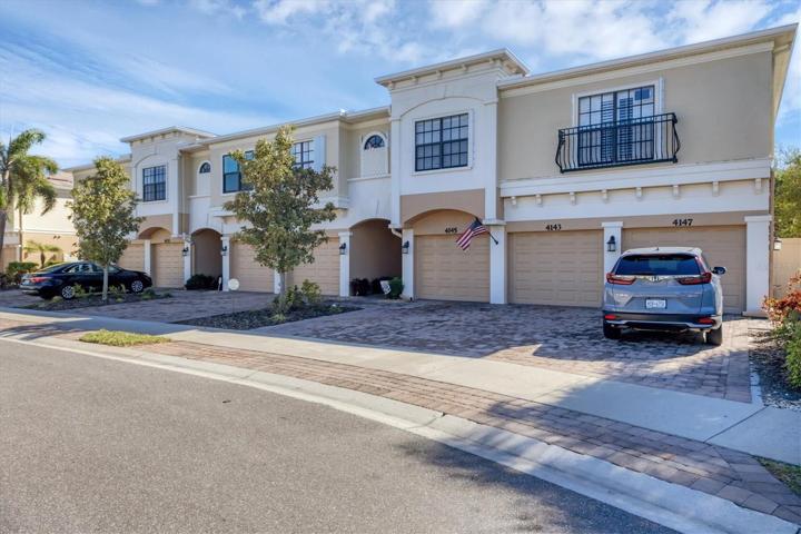 272 Condo/Townhomes in the Community