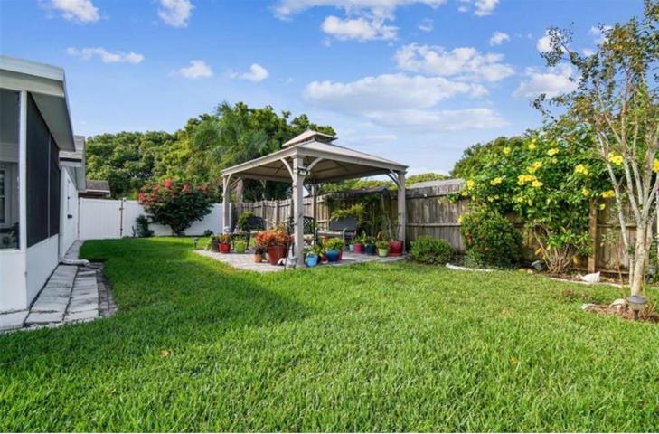 BACK YARD W/GAZEBO