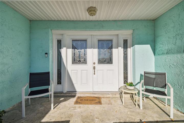 Double entry doors for easy moving
