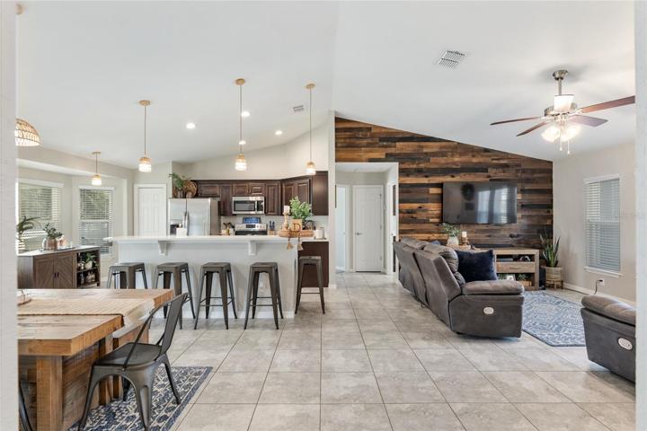 DINING/LIVING ROOM