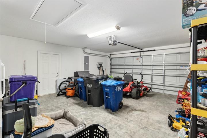 2 CAR GARAGE