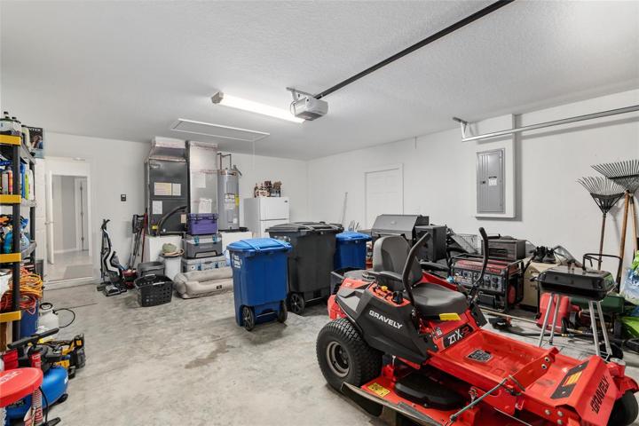 2 CAR GARAGE