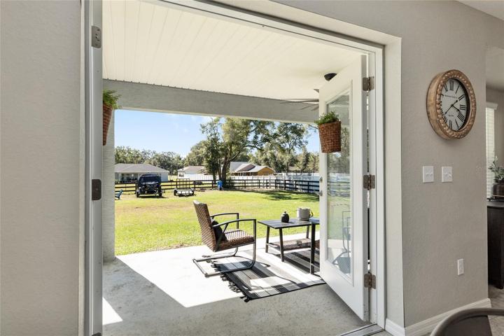 DOORS TO LANAI