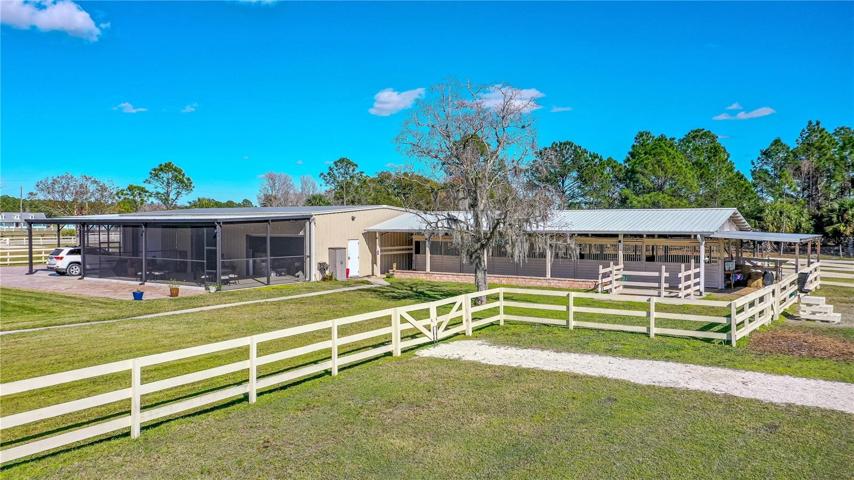 Large Barn has 5 stalls
