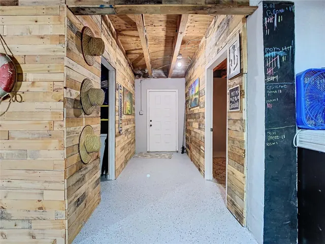 Hallway to downstair exterior door