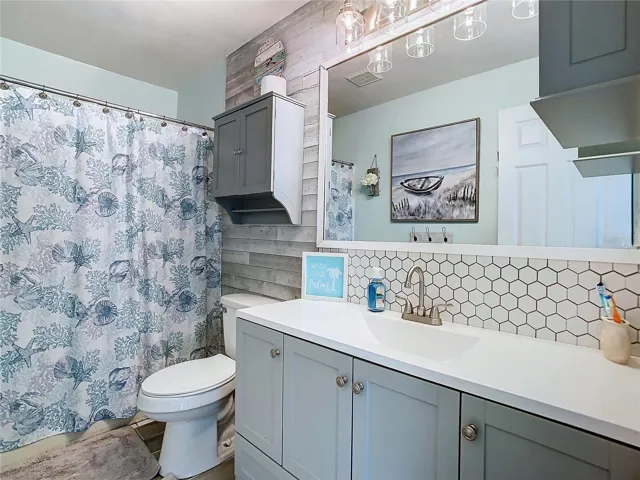 Primary En-Suite Bath