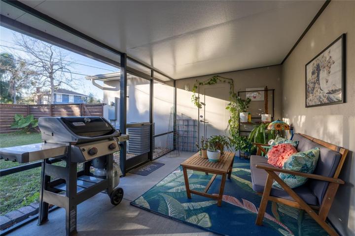 Private Backyard Sanctuary - Patio