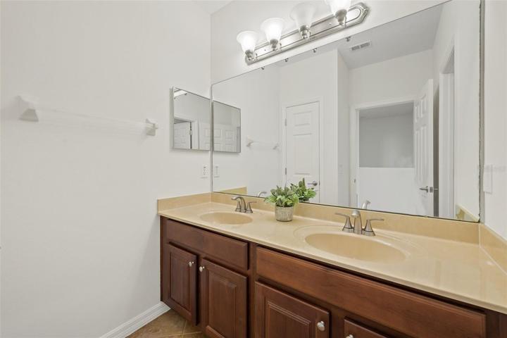 Upstairs bathroom servicing bedrooms 2 & 3