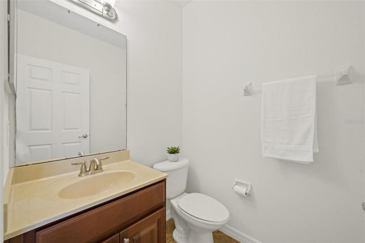 Downstairs 1/2 bath