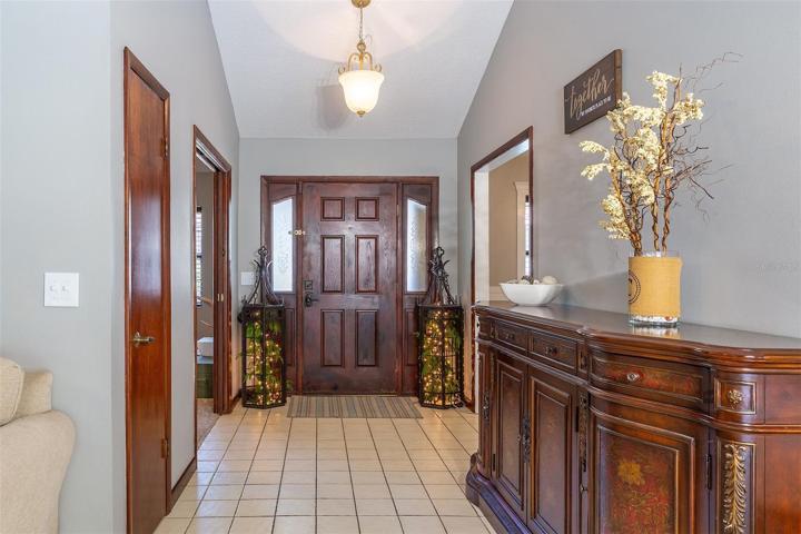4. Foyer