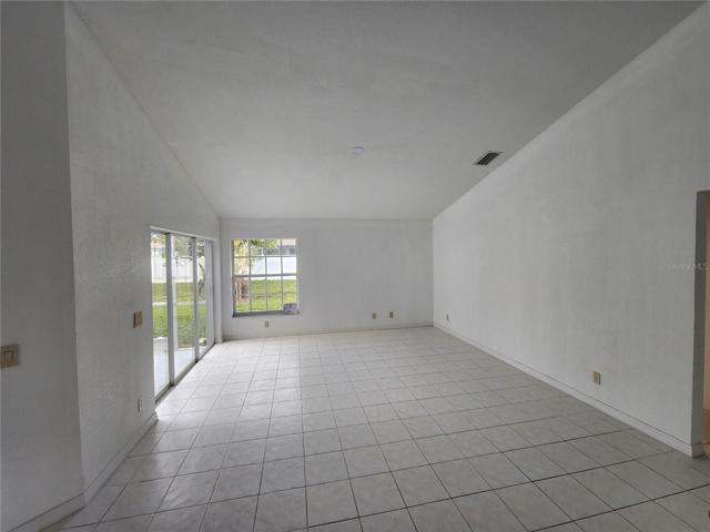 Family room behind kitchen