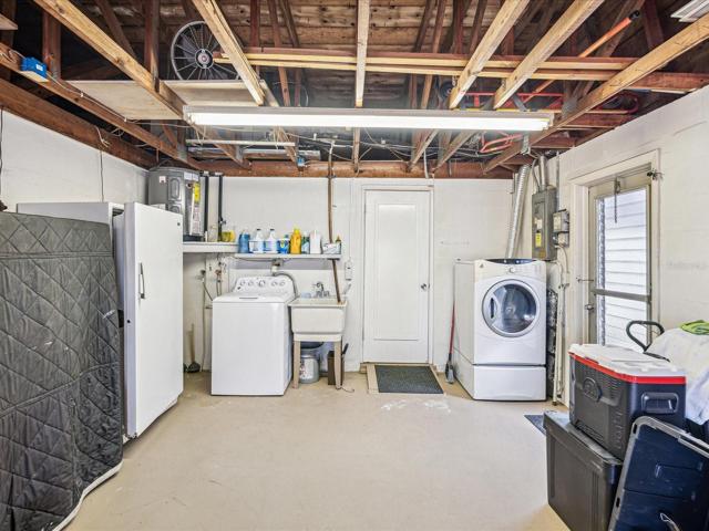 Garage with Washer and Dryer