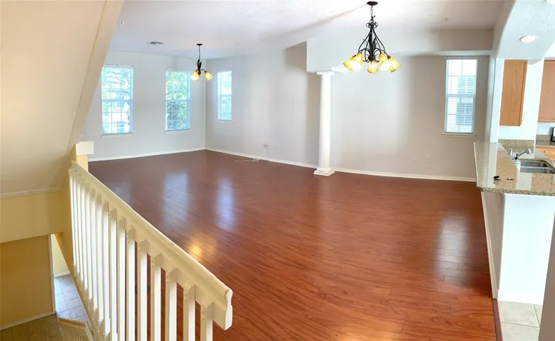 OPEN FLOOR PLAN