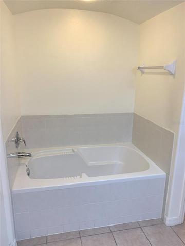 GARDEN TUB