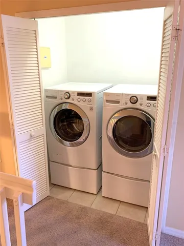 LAUNDRY CLOSET