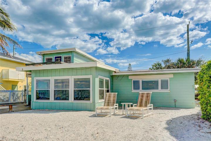 Sandy toes area.