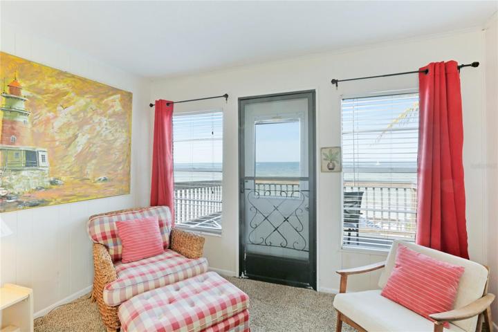 Guest suite sitting area.