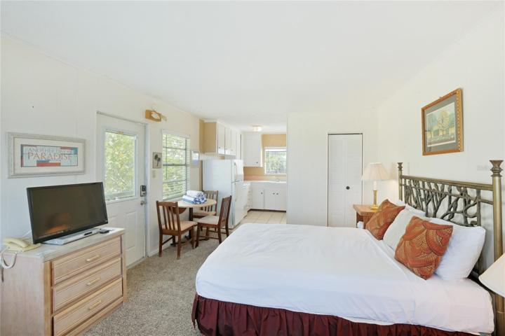 Guest suite for family and friends.