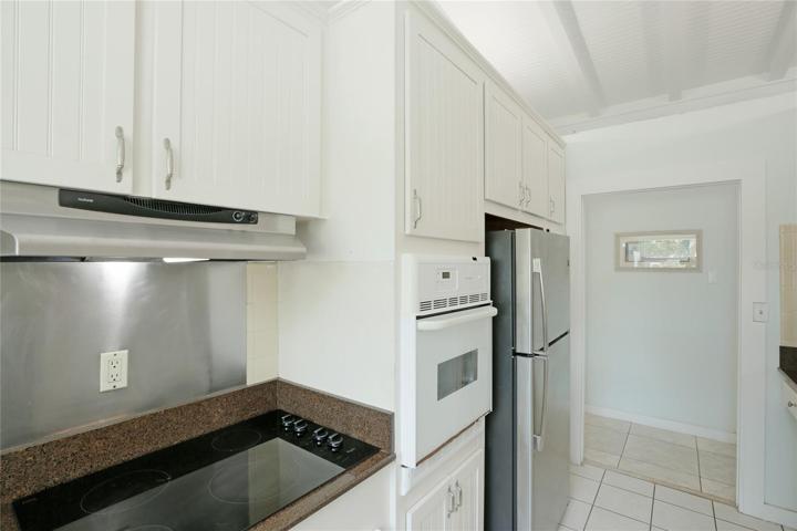 Flat cook top with built-in oven.