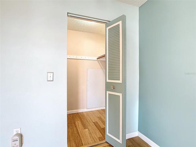 Master walk-in
