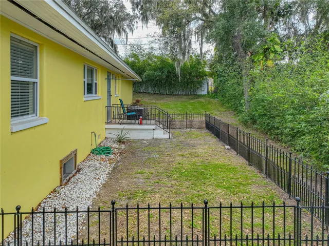Small open porch off the laundry room.