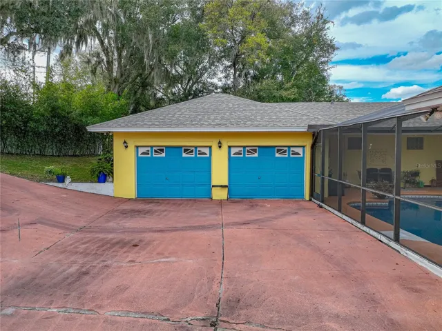 Close up of the attached garage.