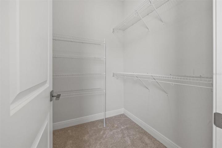 Bedroom 4 Walk-in Closet